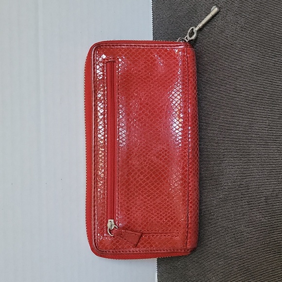 Fossil red zip around wallet - Picture 3 of 16